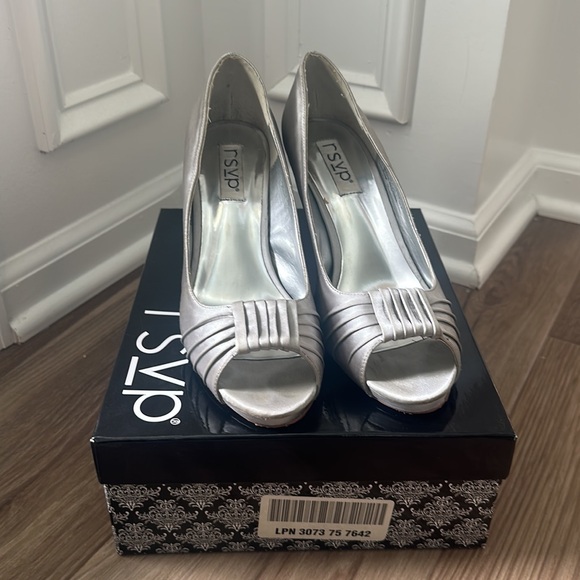 RSVP Starla Heels - Picture 2 of 4